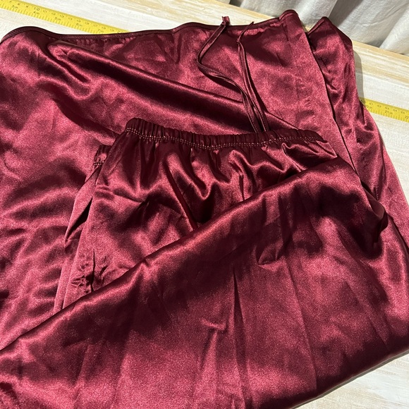 NWT Women’s Bb Dakota silky maroon lounge pajama set, size XXL - Picture 4 of 5